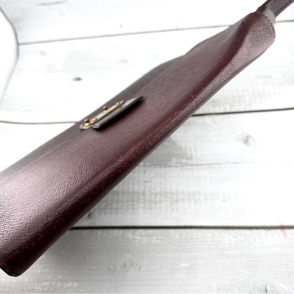 AUTHENTIC Louis Vuitton Taiga Clutch. Burgundy. - Picture 11 of 16